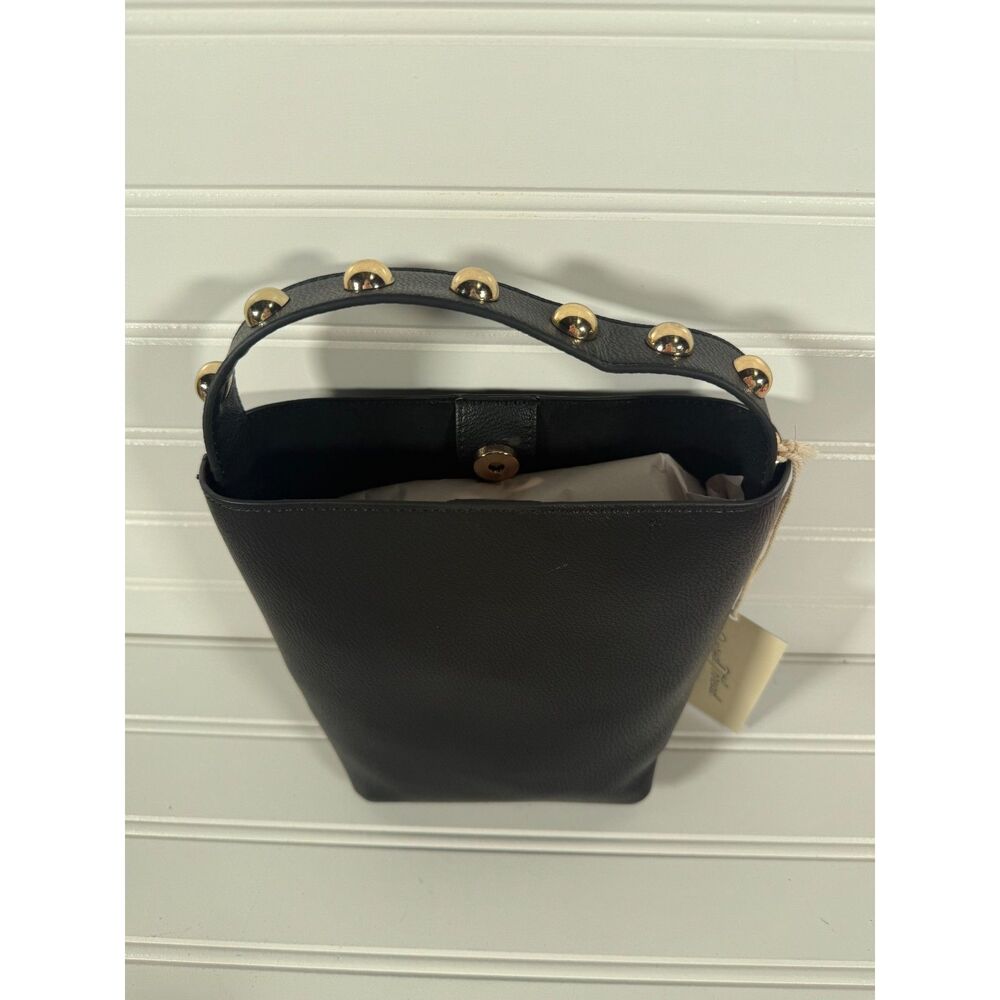 New Universal Thread Bucket Bag